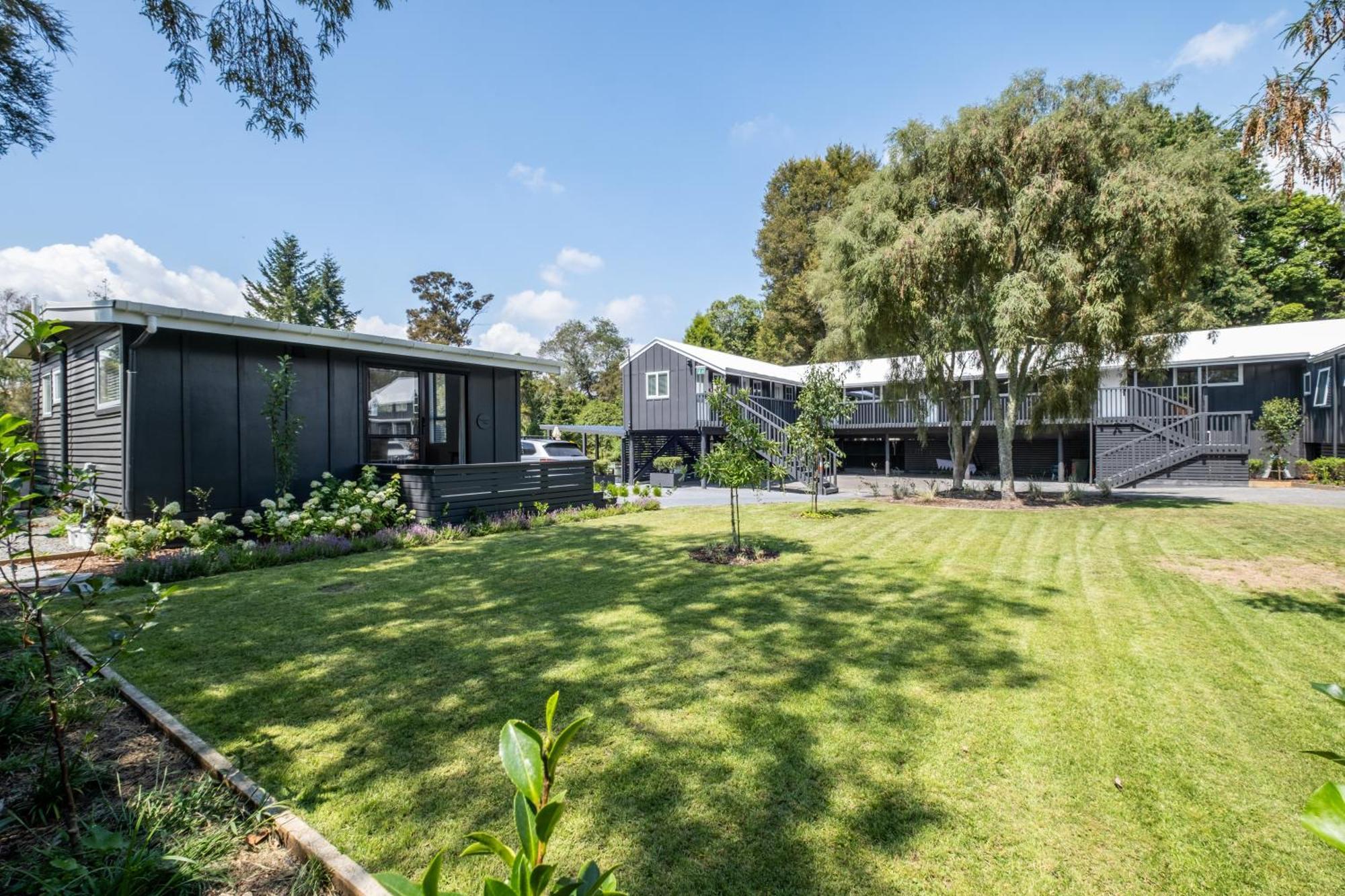 The Quarters Villa Turangi Exterior photo